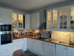 Microwave, oven, stovetop, dishwasher