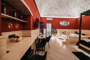 Suite, City View | Desk, laptop workspace, blackout drapes, iron/ironing board - Michelangelo's Home Pompei (Pompei)