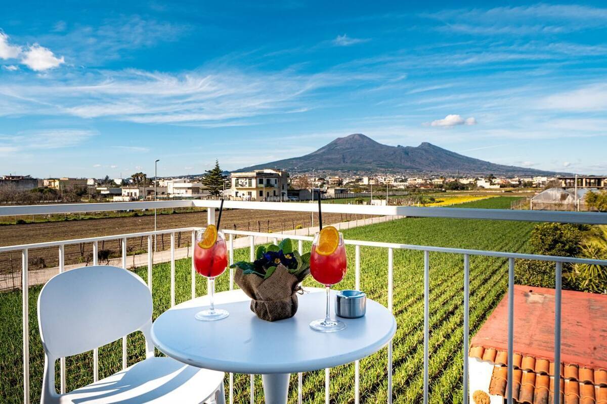 Double Room, 1 Queen Bed, Private Bathroom, Mountain View