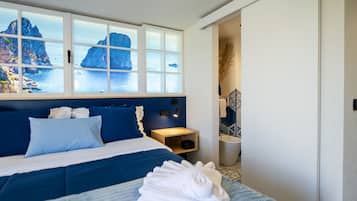 Double Room, 1 Queen Bed, Private Bathroom, Mountain View