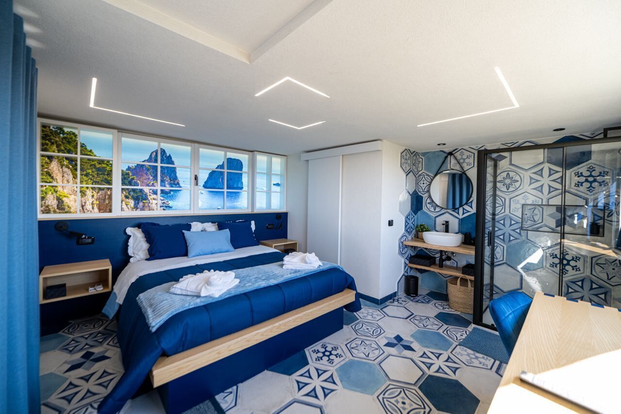 Double Room, 1 Queen Bed, Private Bathroom, Mountain View