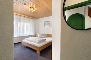 1 bedroom, WiFi, bed sheets