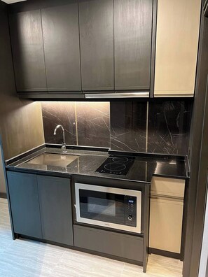 Room, 1 Bedroom, Accessible, Smoking | Interior