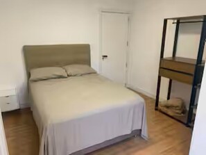 4 Schlafzimmer, Bügeleisen/Bügelbrett, kostenloses WLAN