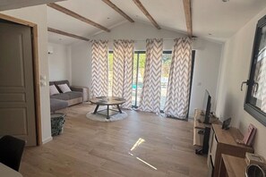 Living area - Charming modern apartment for 4 people with parking - Sanary-sur-Mer (Sanary-sur-Mer)