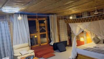 Deluxe Double Room, Balcony, Sea View | Desk, free WiFi