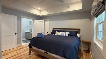 5 bedrooms, iron/ironing board, WiFi, bed sheets