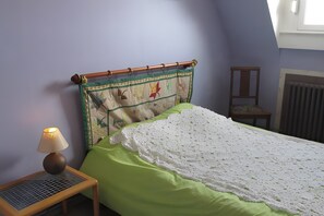 4 bedrooms, iron/ironing board, WiFi