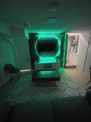 Apartment, 2 Bedrooms | Living room | Books - Shiloh and Still Serene 2bed Basement (Edmonton)