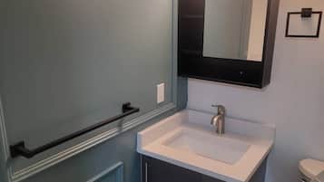 Apartment, 2 Bedrooms | Bathroom