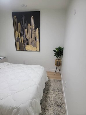 2 bedrooms - Shiloh and Still Serene 2bed Basement (Edmonton)