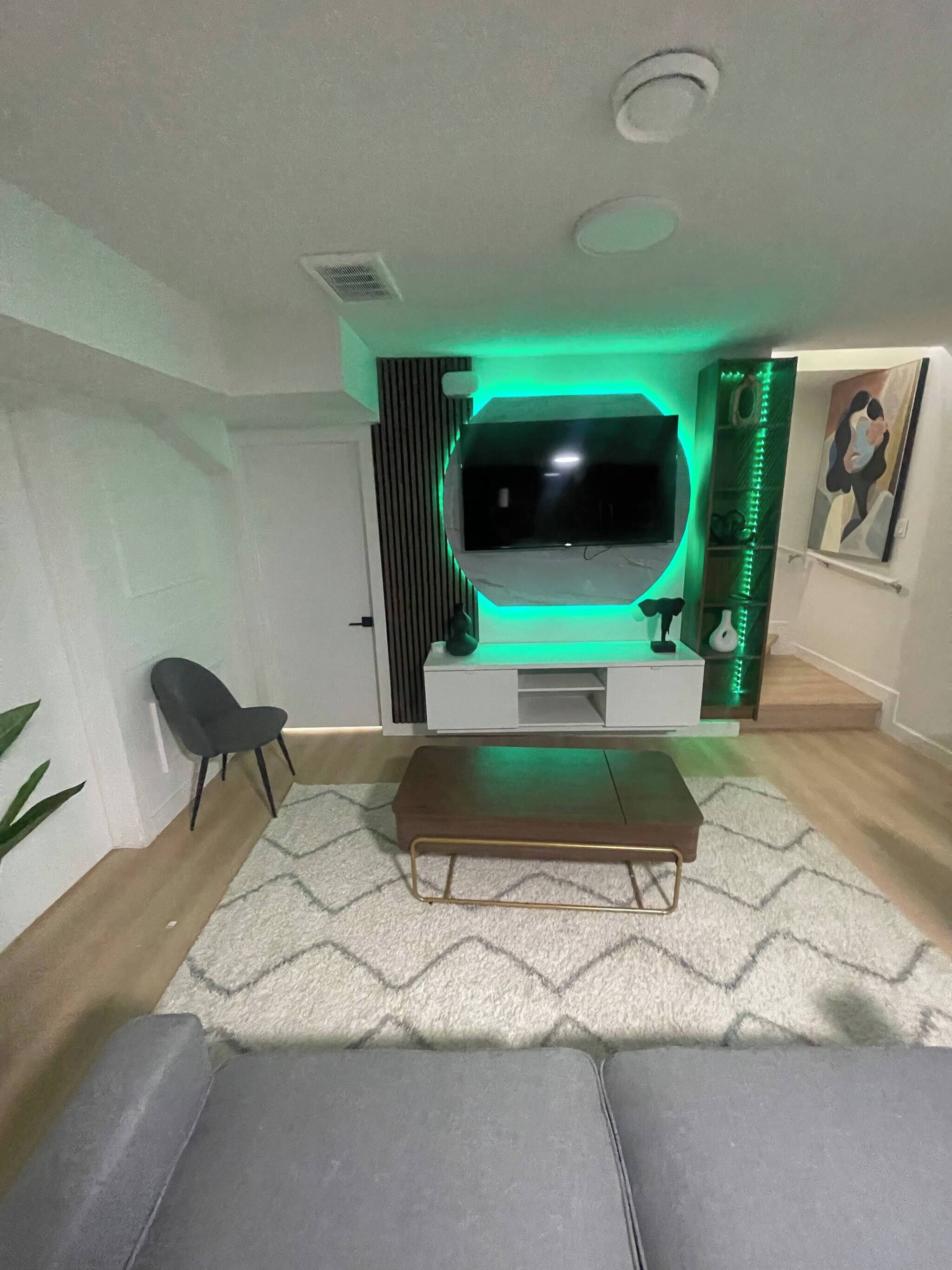 Apartment, 2 Schlafzimmer | Wohnbereich | Bücher