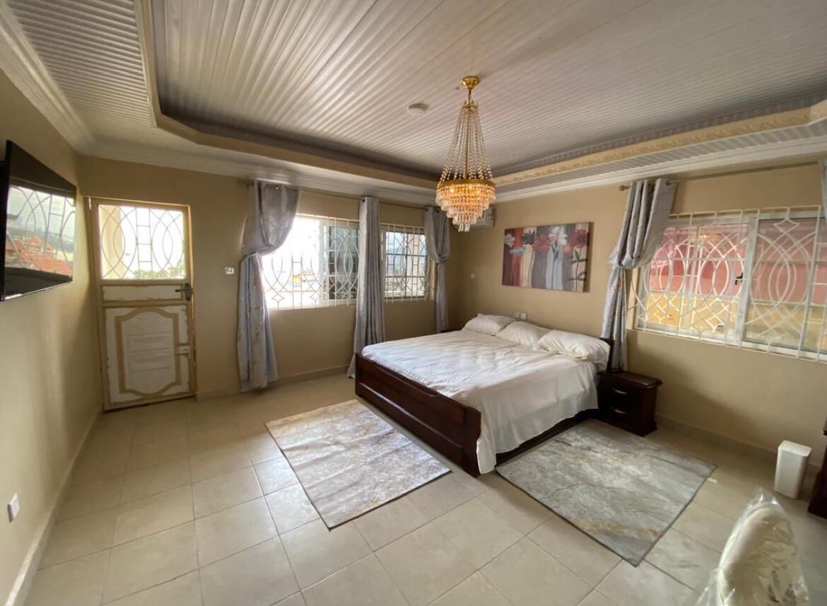 3 chambres, fer et planche à repasser, Wi-Fi, draps fournis