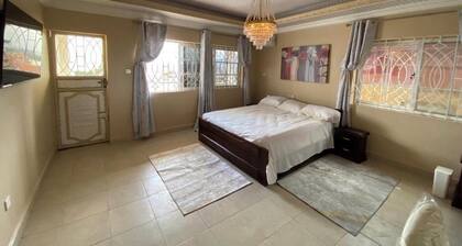 3 Bdrm luxury at Secluded Estate with Free 24/7 Solar. No more electricity cost