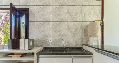 Apt w/ Balcony 600m From the Beach Qda0001