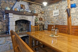 Dining - Casa Bonetta - 8 persons, 4 bedrooms, barbecue, sea view, pet friendly (Zagorje)