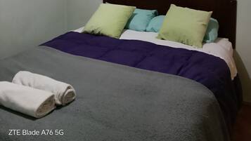 2 室のベッドルーム、アイロン / アイロン台、WiFi、ベッドシーツ