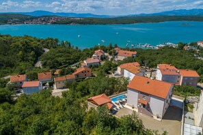 Exterior - Apartment JULIA in ground floor with heated pool, large terrace 28m2 with sea view (Klimno)
