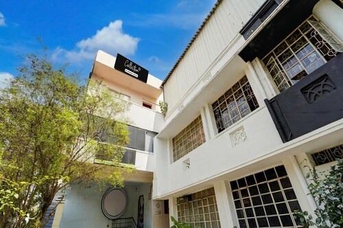 Collection O Race Course Road