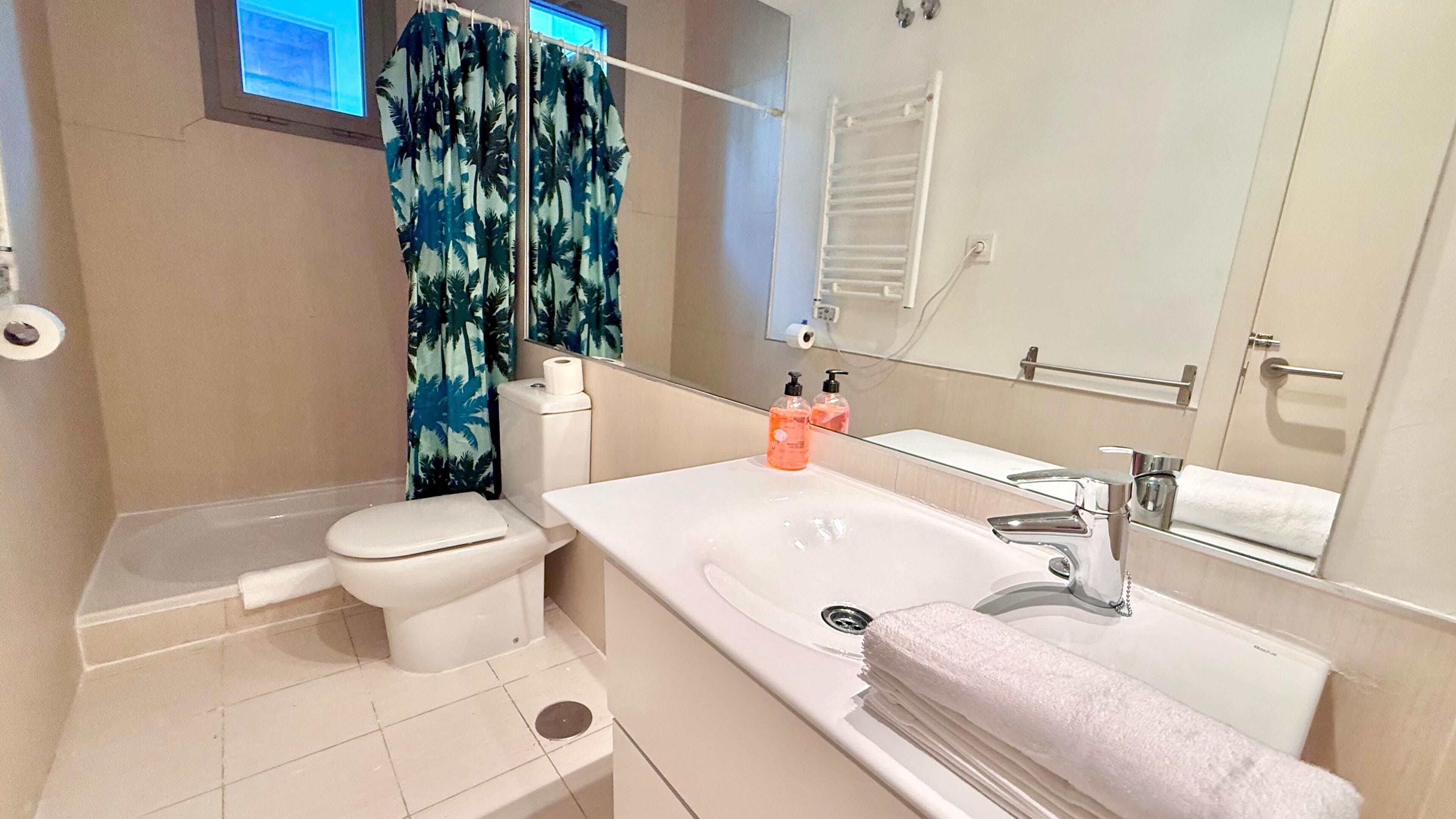 Standard Studio, Balcony | Bathroom