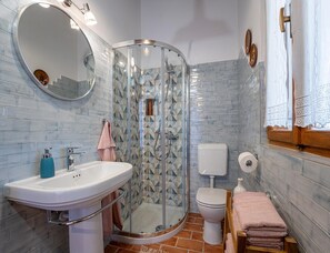 House | Bathroom - Charming Villa With Private Garden & BBQ (Barban)