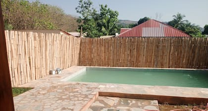 Villa Colibri Cottage with swimming pool near Kpime waterfall