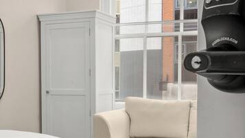 高级开间, 城市景观 | 住宿内部