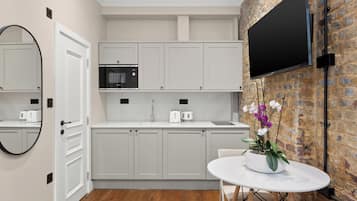 Superior Urban Studio | Private kitchen