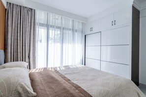 1 bedroom, iron/ironing board, WiFi, bed sheets - Modern Apartment in Westlands close to Sarit and GTC (Nairobi)