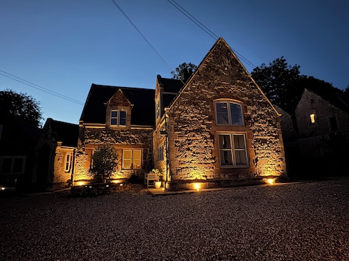 Private Annexe – close to Weston Park, RAF Cosford, i54 & Uni of Wolverhampton