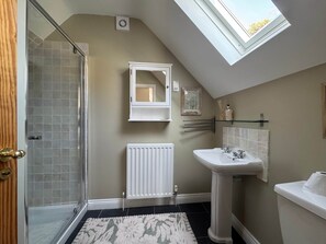 Bruser, håndklæder, Toiletpapir