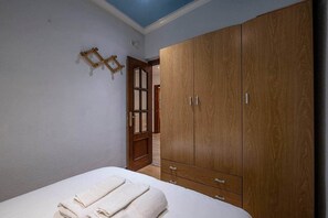 Room - Apartment with character in Lavapiés · central Madrid (Madrid)