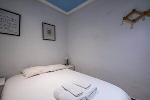 Room - Apartment with character in Lavapiés · central Madrid (Madrid)