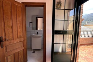 Interior - Andalusian house with patio and fireplace in Güéjar Sierra (Güéjar Sierra)