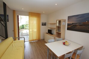 Living room - Terraced House With Garden (San Michele al Tagliamento)