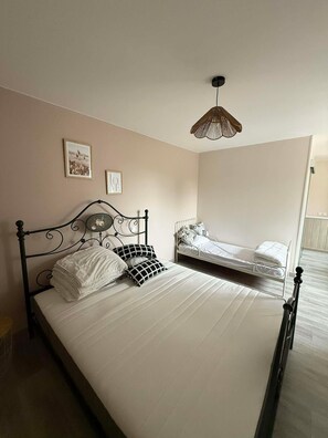 1 chambre, fer et planche à repasser, Wi-Fi