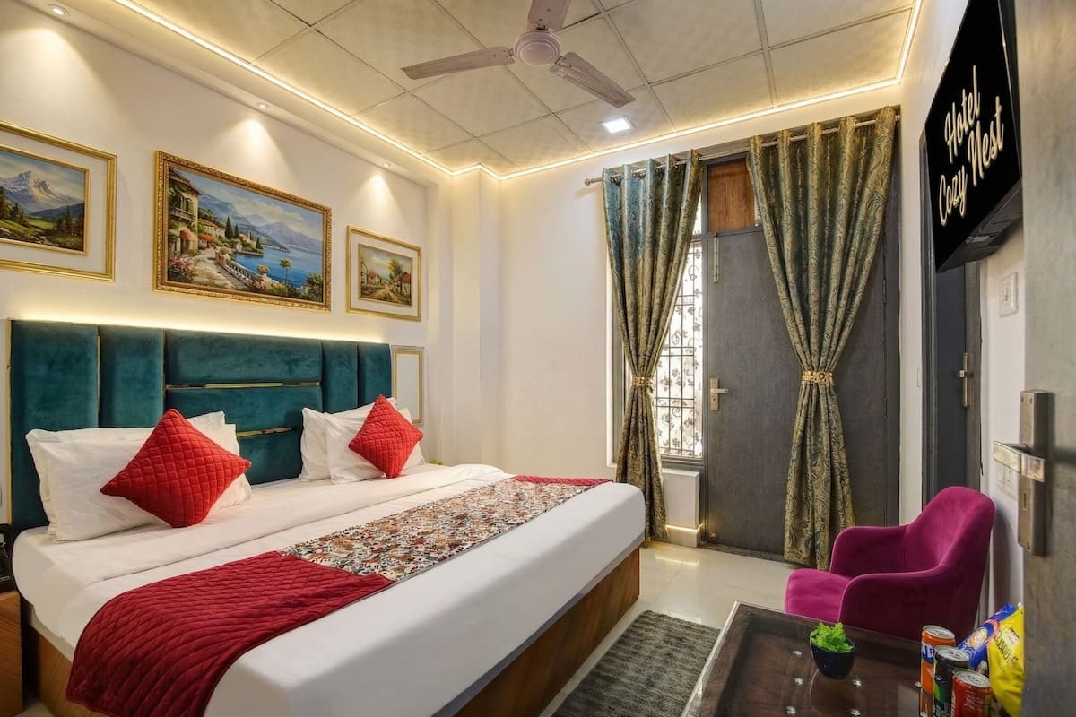 Deluxe Double Room, 1 King Bed, Smoking, City View | Egyptian cotton sheets, premium bedding, Select Comfort beds