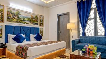Deluxe Double Room, 1 King Bed, Smoking, City View | Egyptian cotton sheets, premium bedding, Select Comfort beds