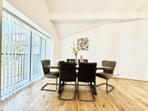 Dining - The Barn in Courtyard, 3 -Bed, Sleeps 5, Long Term Rental Available (Ulverston)
