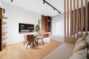 Smart TV - SettlerHomes - Fresh Studio - Balcony - The Greens (Dubai)