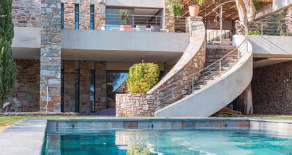 Villa d'architecte, climatisation, piscine chauffée, plage à 200m, jardin, BBQ