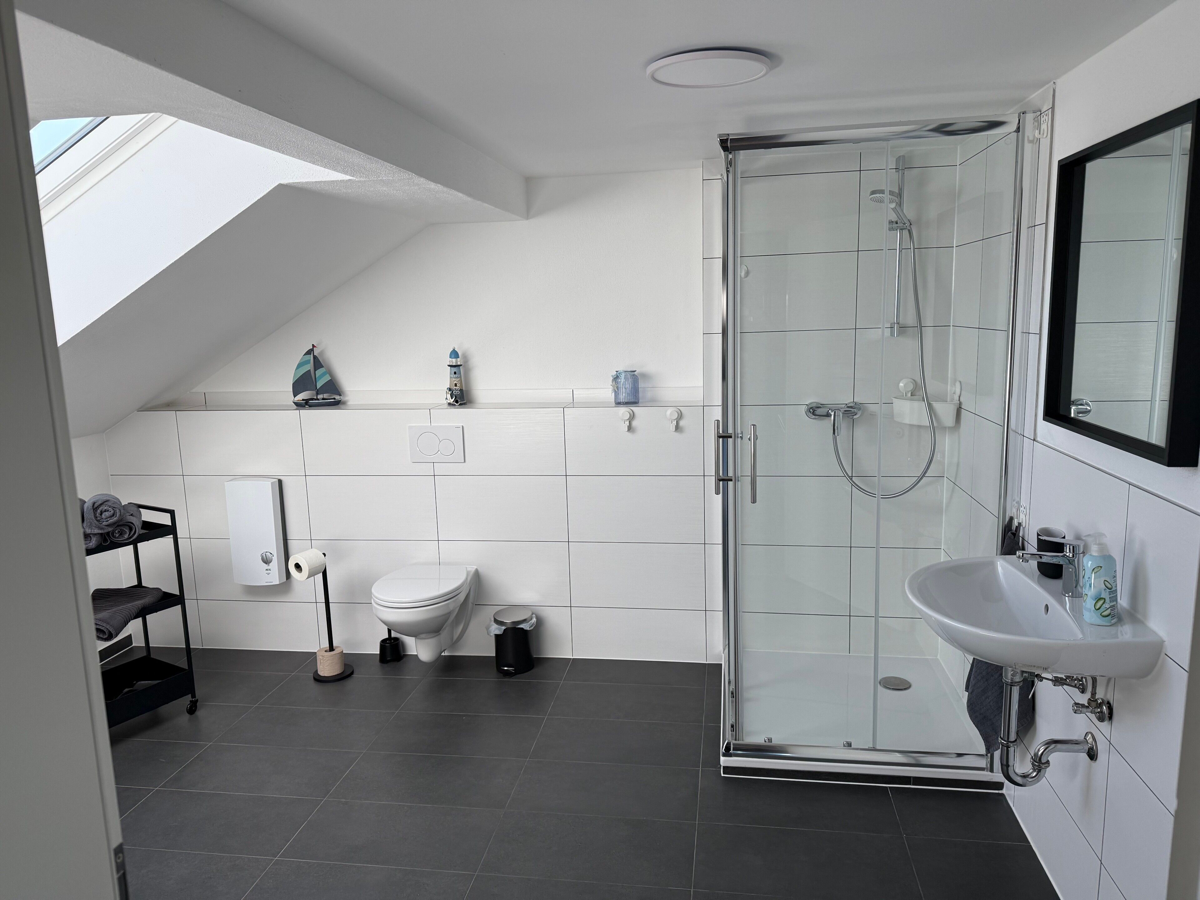 Bruser, hårtørrer, håndklæder