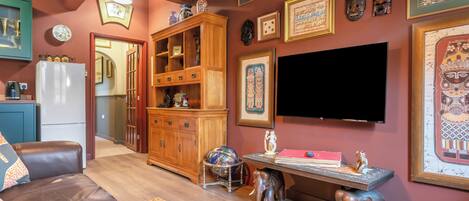 En 43-tommers smart-TV med digitale kanaler