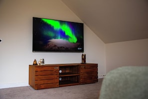 Deluxe Double Room, Valley View | Interior