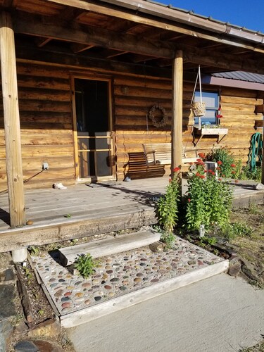 spectacular snow-capped mountain views, best fishing in Wy. close to Yellowstone