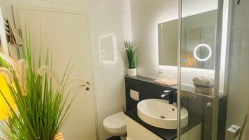 Dusch, hårtork och handdukar