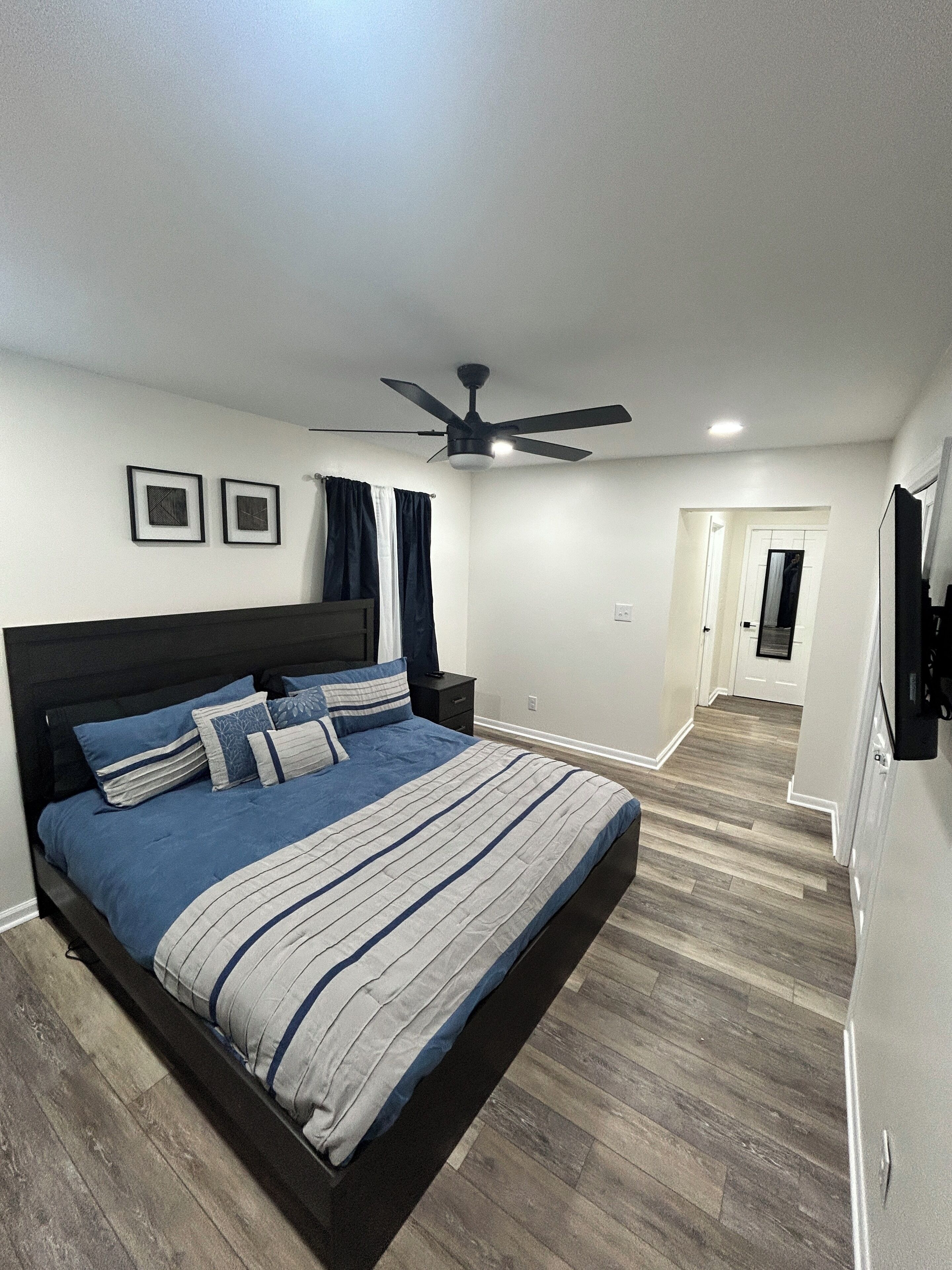 2 bedrooms, iron/ironing board, free WiFi, bed sheets