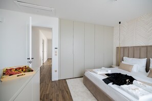 Unclassified image, 4 of 17, button