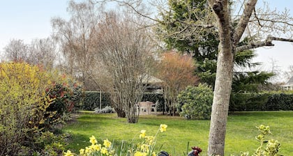 Holiday Home 'La Gatiniére' with Private Terrace, Wi-Fi and Air Conditioning