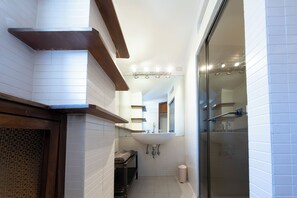 Shower, hair dryer, bidet, towels - Casa Mia - Trastevere Rooftop Loft (Roma)
